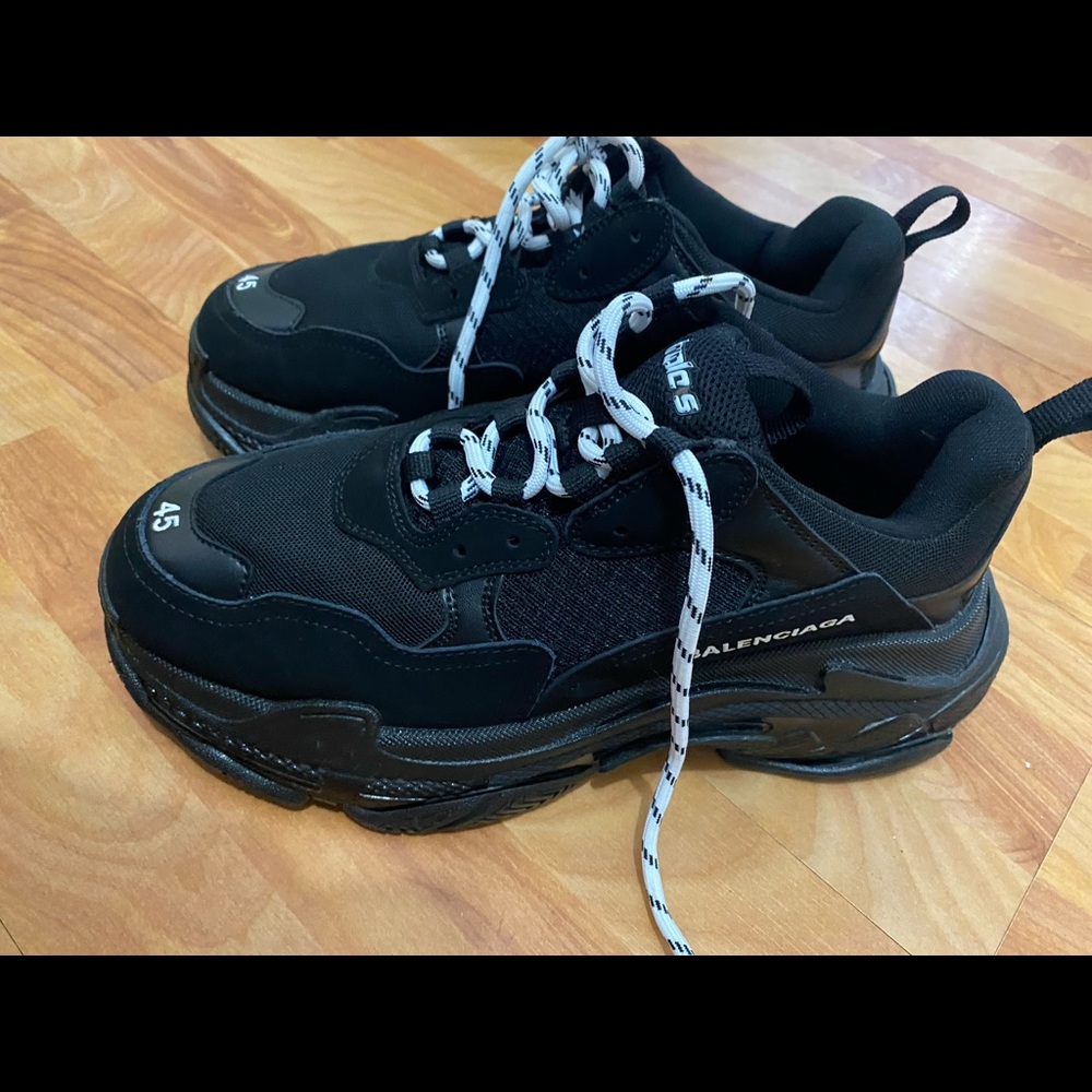 Balenciaga Triple S Black